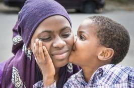 Somali brother 和 sister, photographed by Becky Field